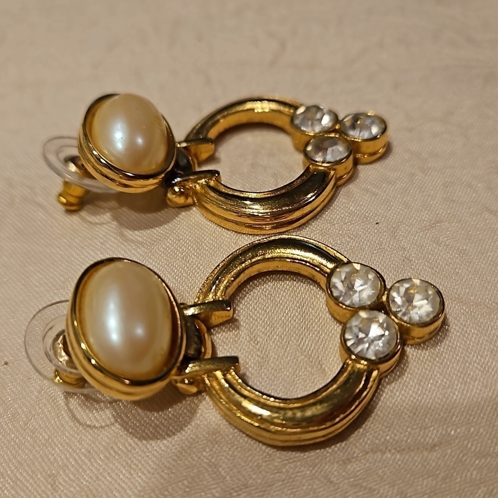 Richelieu Vintage Faux Pearl, Rhinestone & Gold T… - image 4